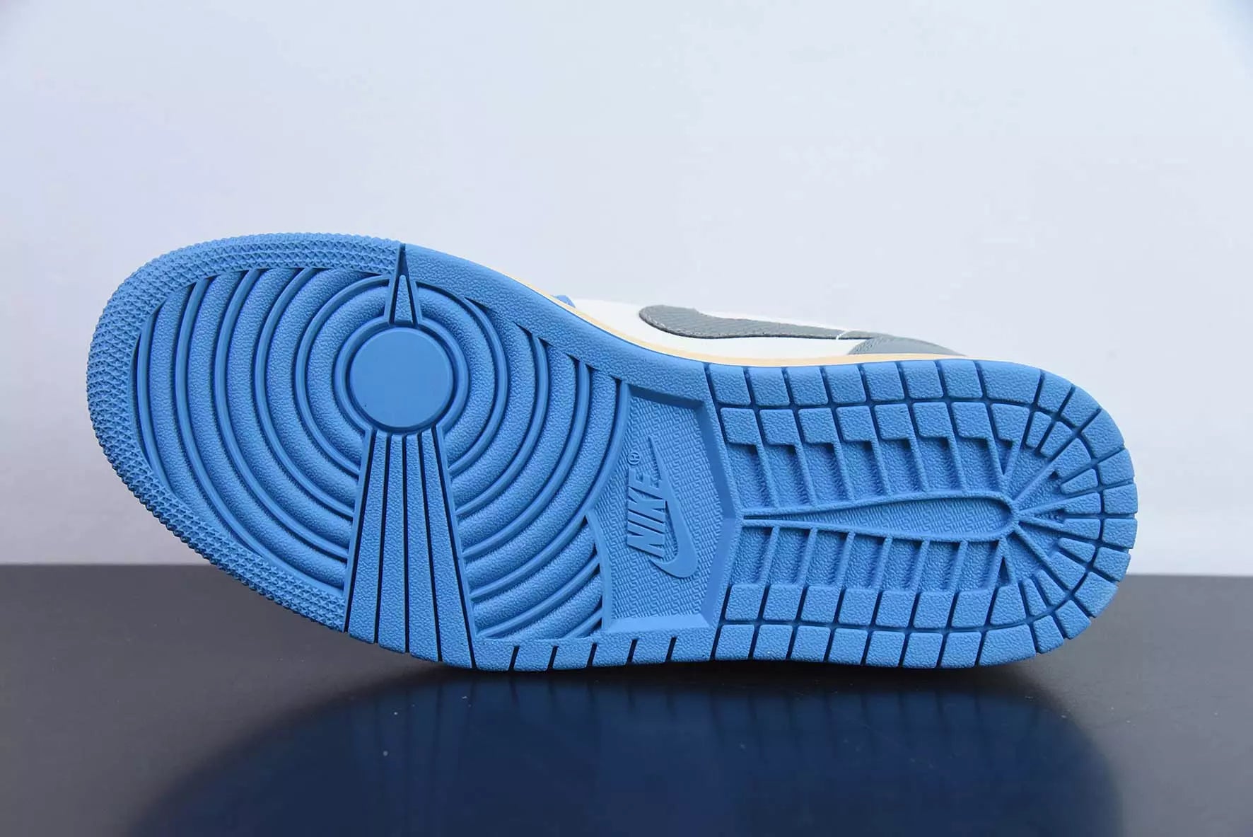 Jordan 1 Low SE Tokyo 96
