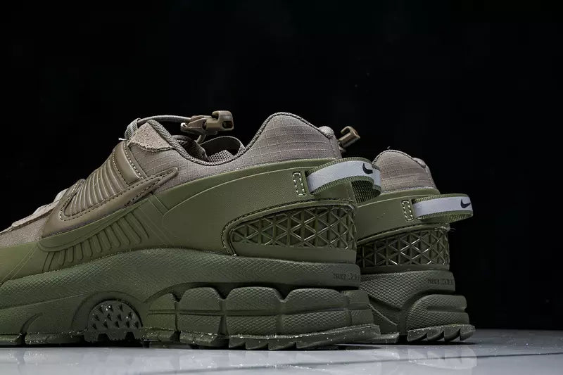 Nike Zoom Vomero 5 Roam Medium Olive