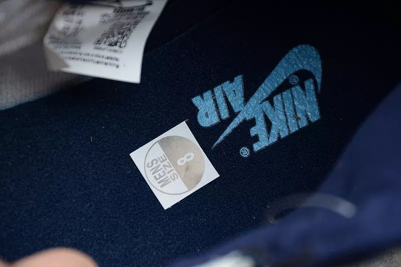 Jordan 1 Retro High Obsidian UNC