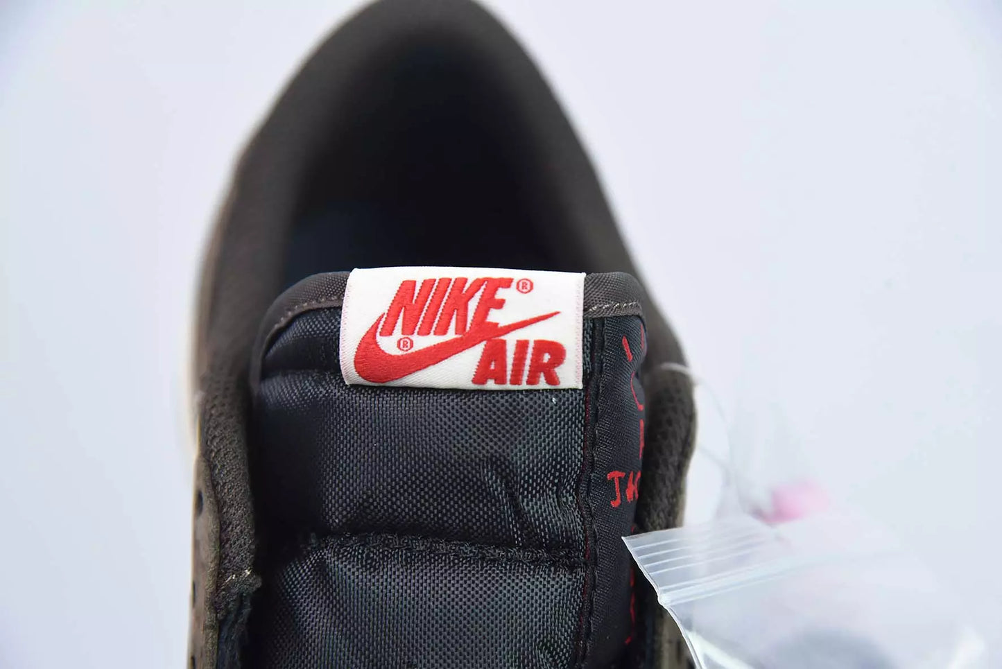 Jordan 1 Low OG x Travis Scott "Mocha"