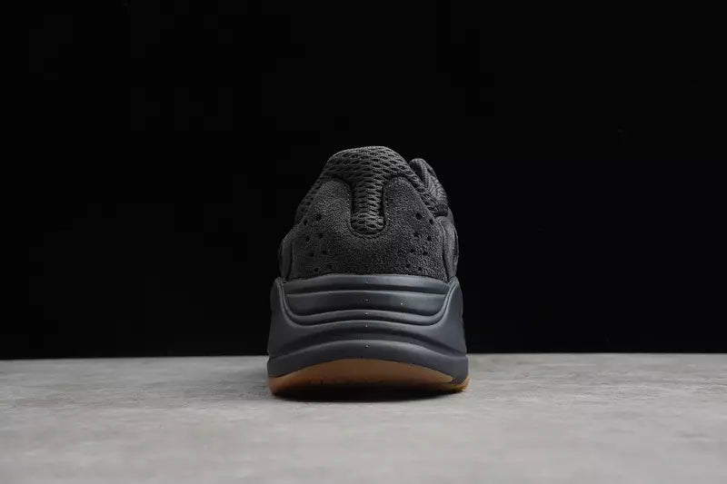Adidas Yeezy Boost 700 Utility black