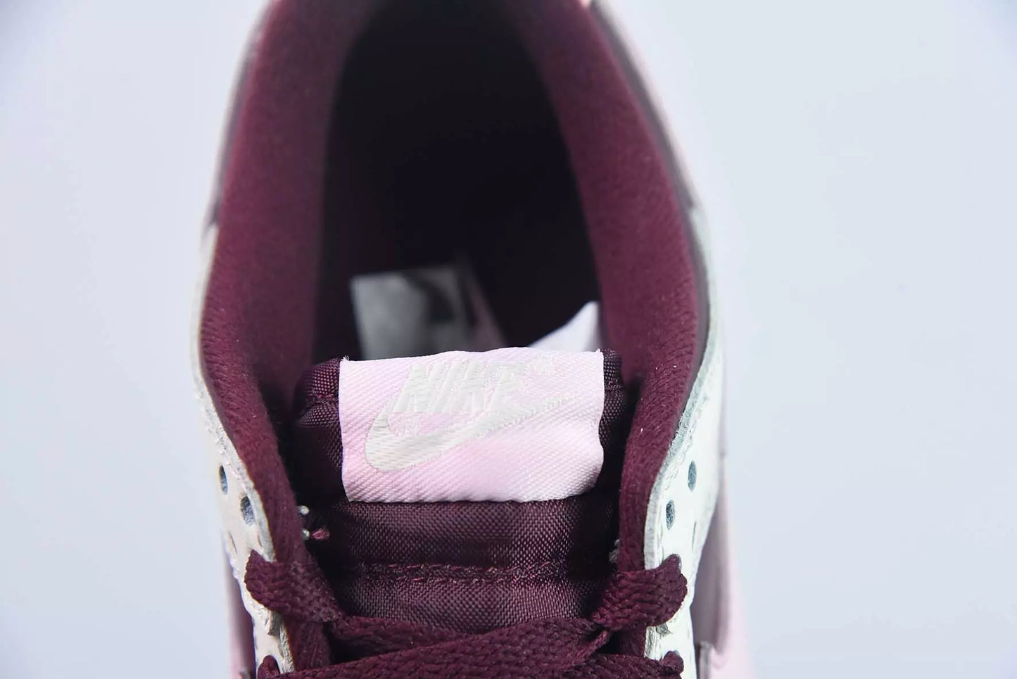 Nike Dunk Low Valentine’s Day