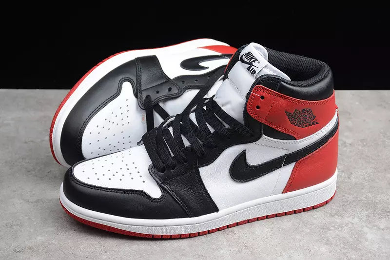 Jordan 1 Retro High Black Toe
