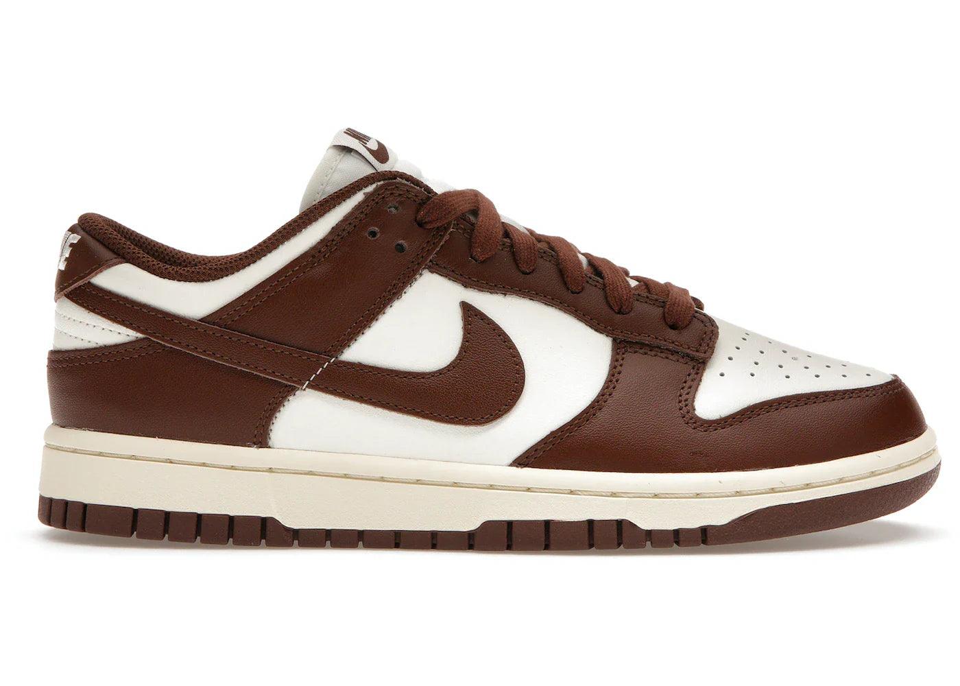 Tenis Nike Dunk Low Cacao Wow Marrom visto de Lado