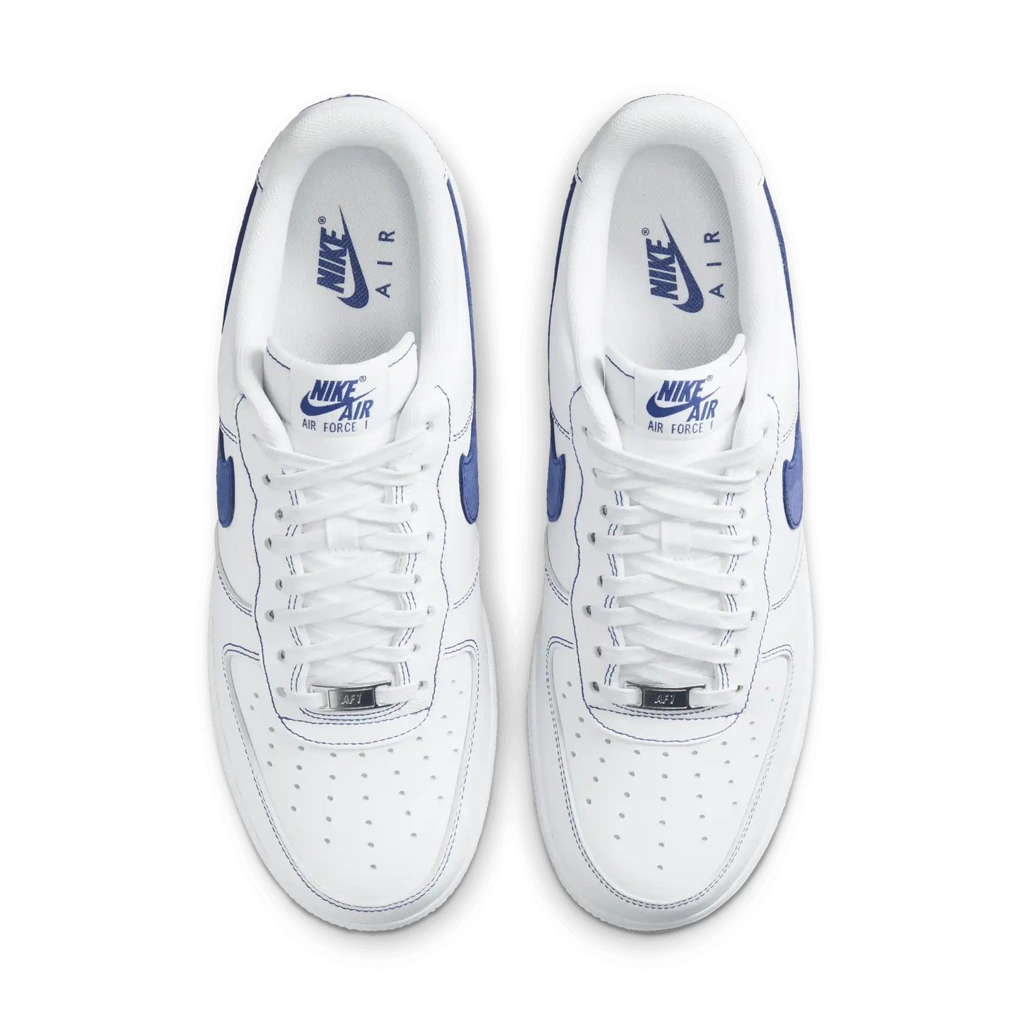Tênis Branco com Azul Nike Air Force 1 Low 07 LV8 White Deep Royal Blue Par Visto por Cima
