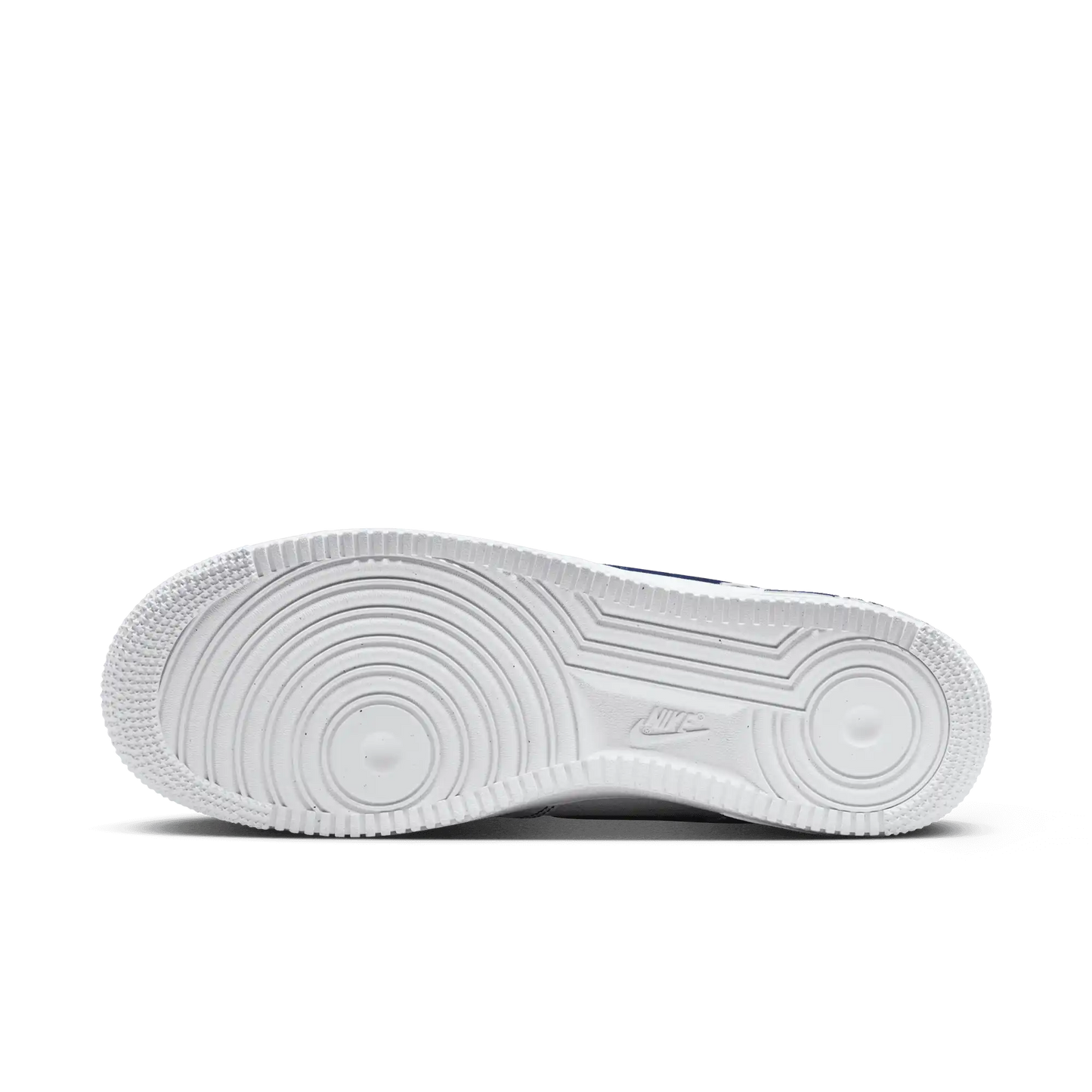 Tênis Branco com Azul Nike Air Force 1 Low 07 LV8 White Deep Royal Blue Parte do Solado Branco