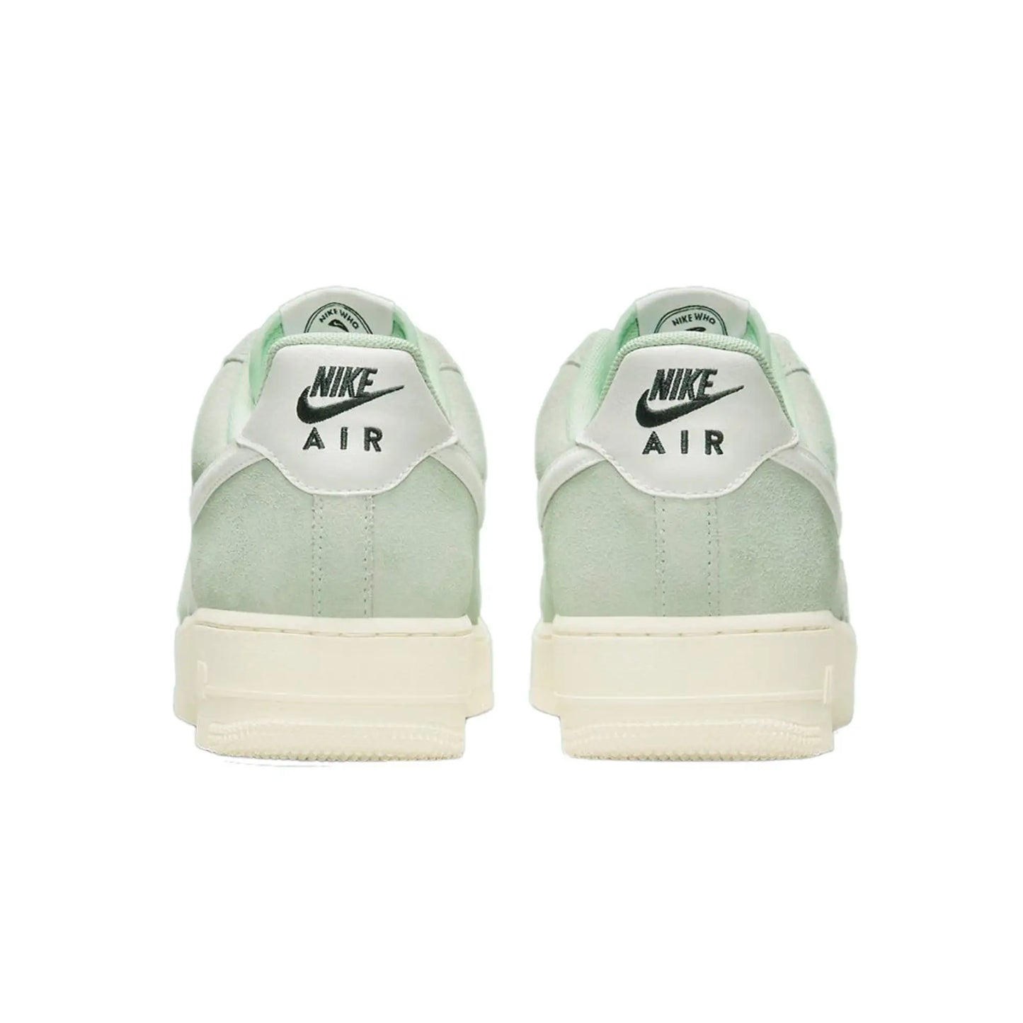 Tênis Verde Nike Air Force 1 07 LV8 Certified Fresh Enamel Green Parte Traseira