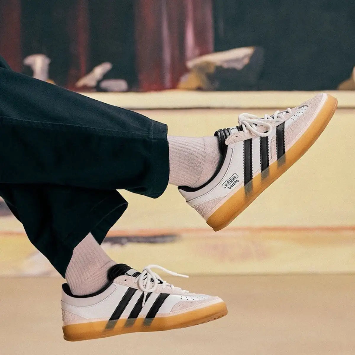 Adidas Gazelle Indoor x Bad Bunny Benito No Pe com Calca Preta