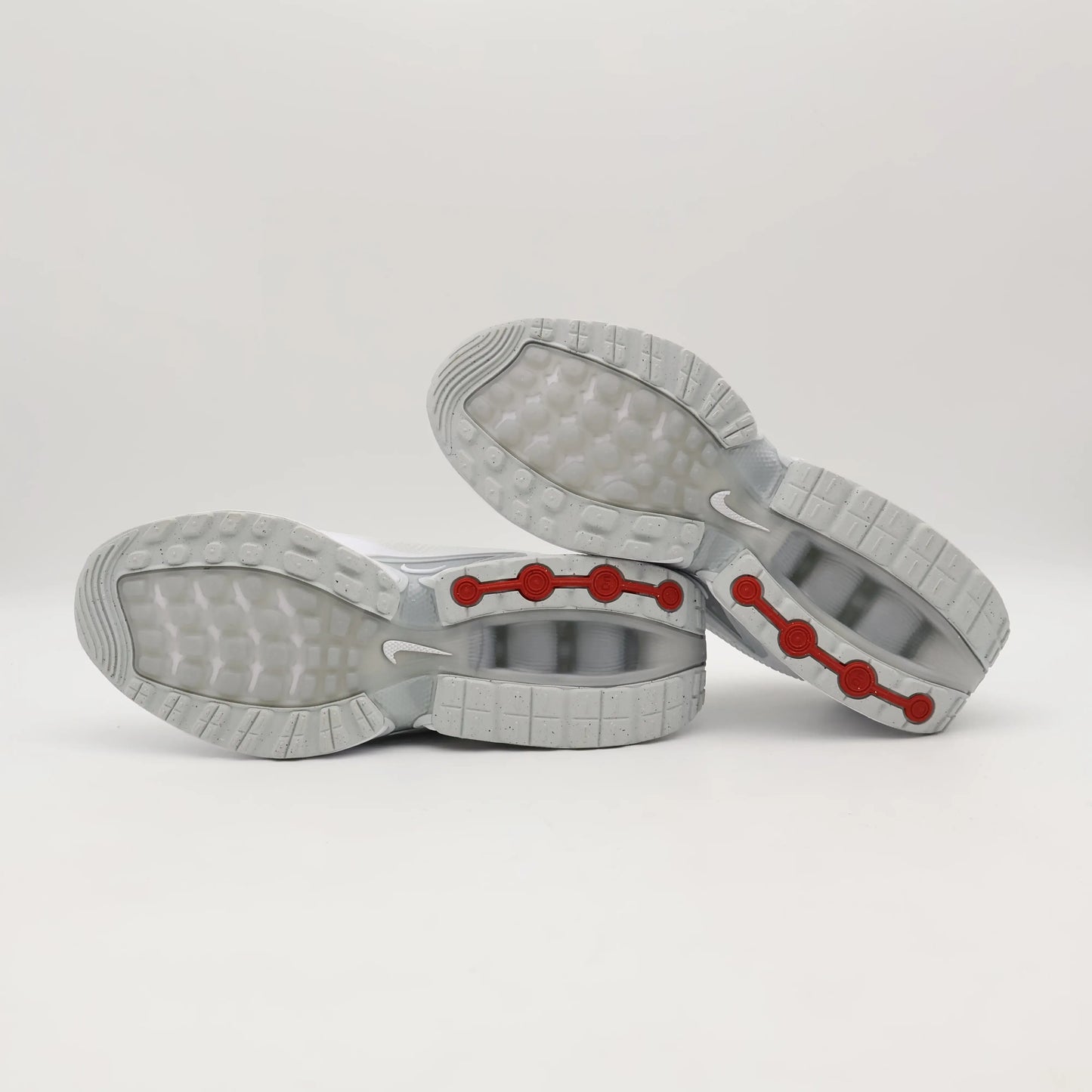 Nike Air Max Dn Branco Parte do Solado Cinza e Vermelho