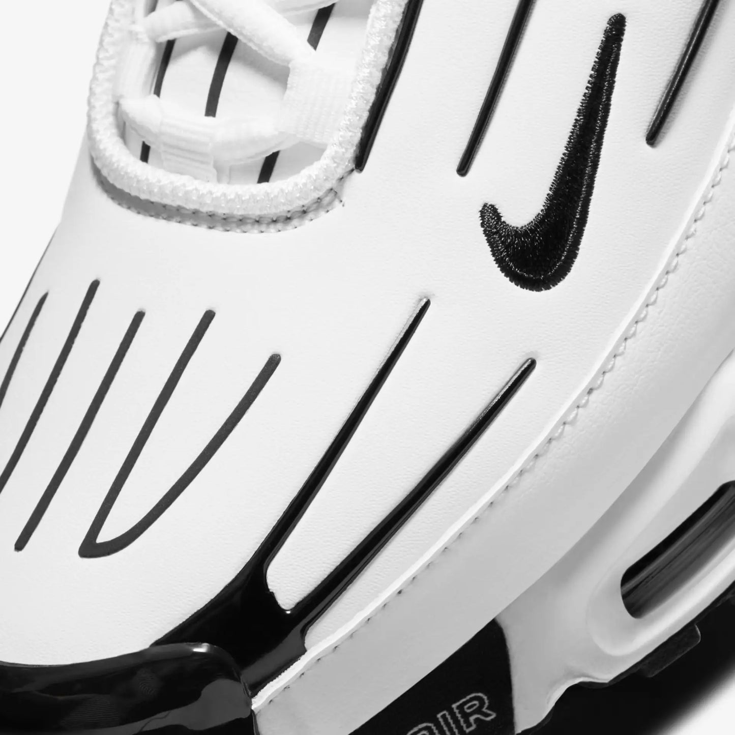 Air Max Plus 3 Black White Parte Frontal em Detalhes