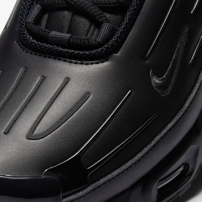 Air Max Plus 3 Triple Black Parte Frontal em Detalhes