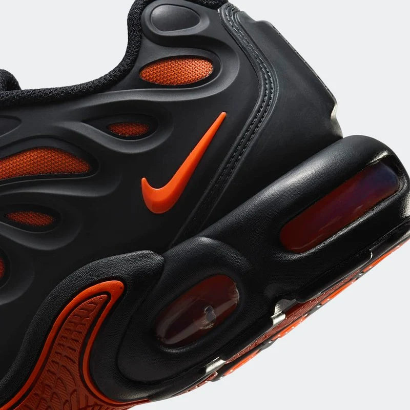 Air Max Plus Drift Hyper Crimson Parte Traseira em Detalhes