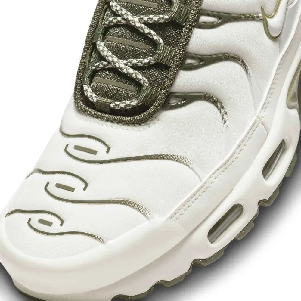 Air Max TN Plus Bone Olive Parte Frontal em Detalhes