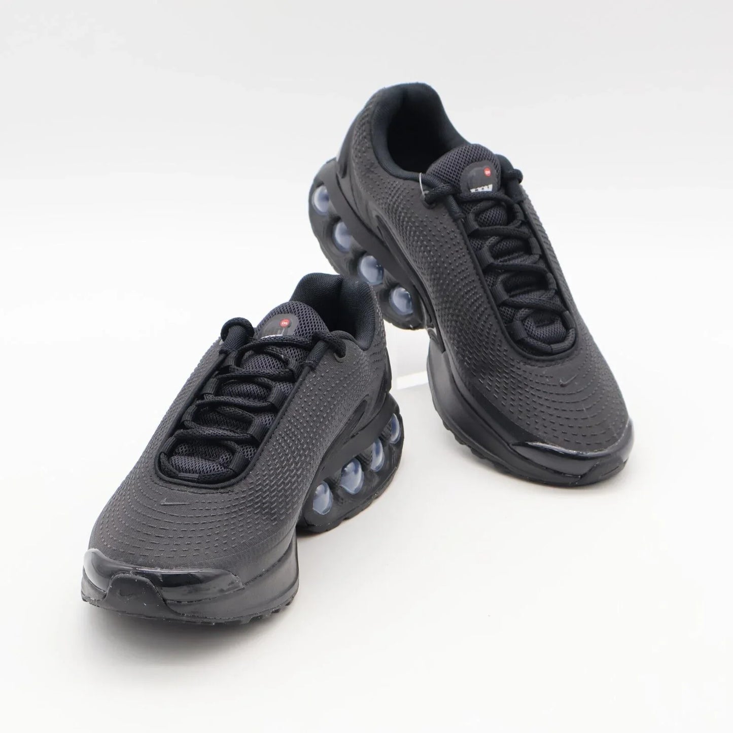 Nike Air Max DN Triple Black Par Visto de Frente