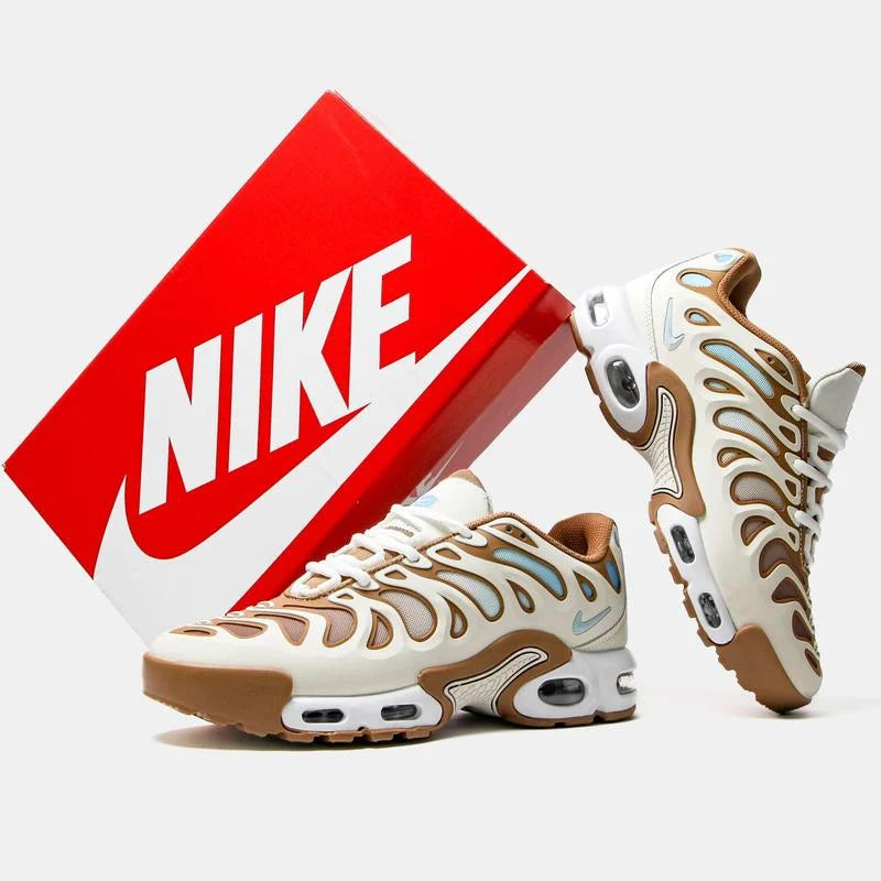 Nike Air Max Drift Cacao Wow Visto ao Lado da Caixa Vermelha da Nike