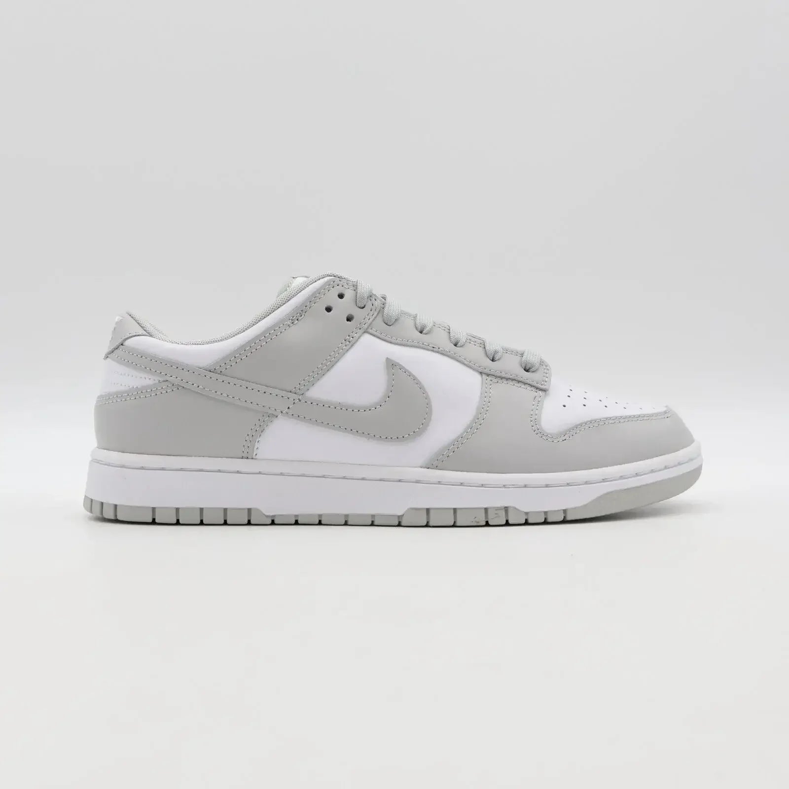 Tênis Cinza Nike Dunk Grey Fog Lado Externo