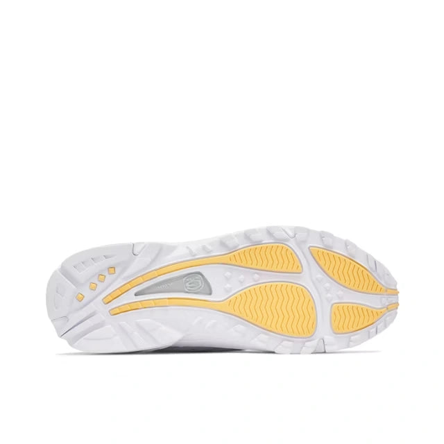 Nike x Nocta Hot Step Air Terra Triple White Parte do Solado Amarelo 