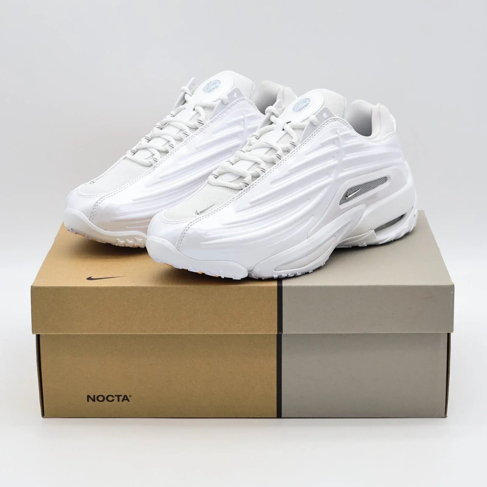 Nike x Nocta Hot Step 2 Total White Em Cima da Caixa Nocta