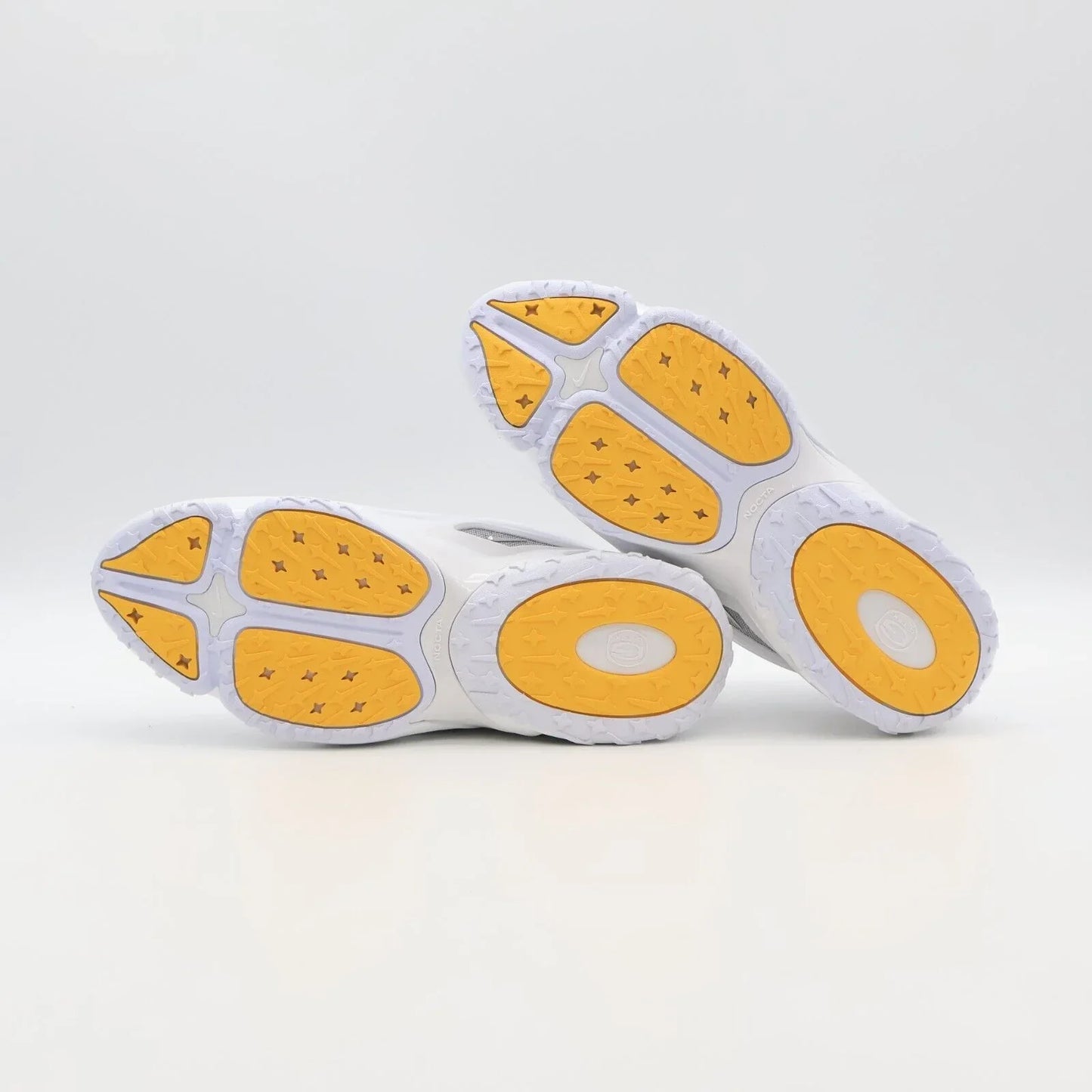 Nike x Nocta Hot Step 2 Total White Parte do Solado Amarelo 