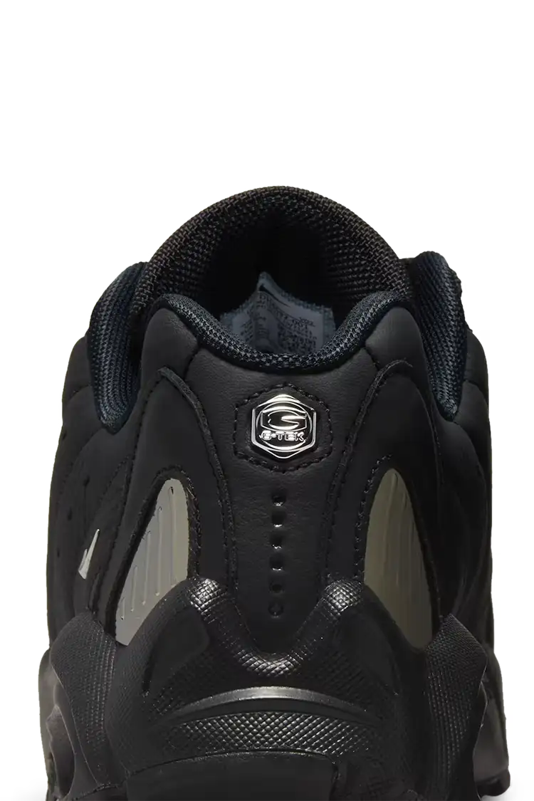 Nike x Nocta Hot Step Air Terra Triple Black Parte Traseira em Detalhes