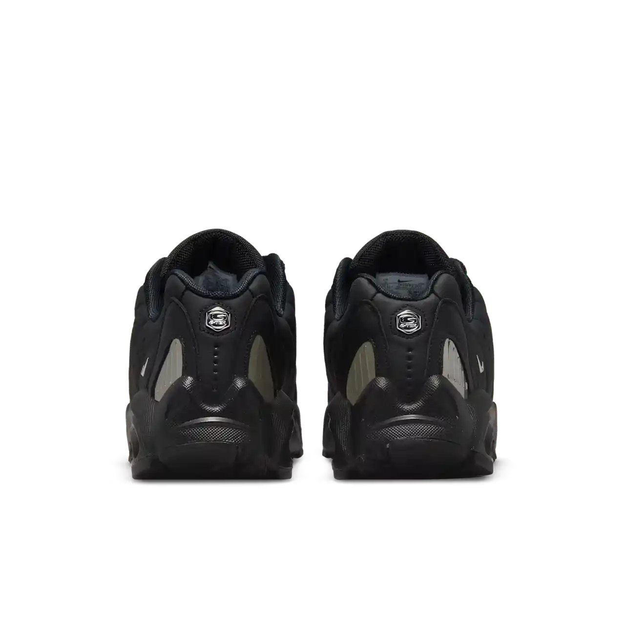 Nike x Nocta Hot Step Air Terra Triple Black Parte Traseira Cromada