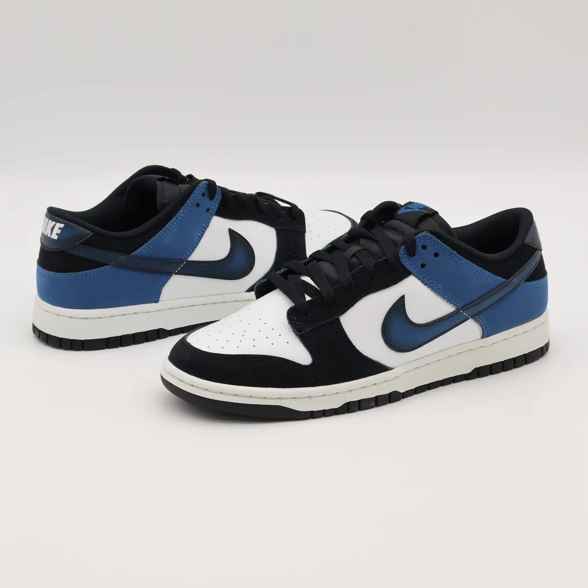 Tenis Nike Dunk Low Industrial Blue Par de Lado