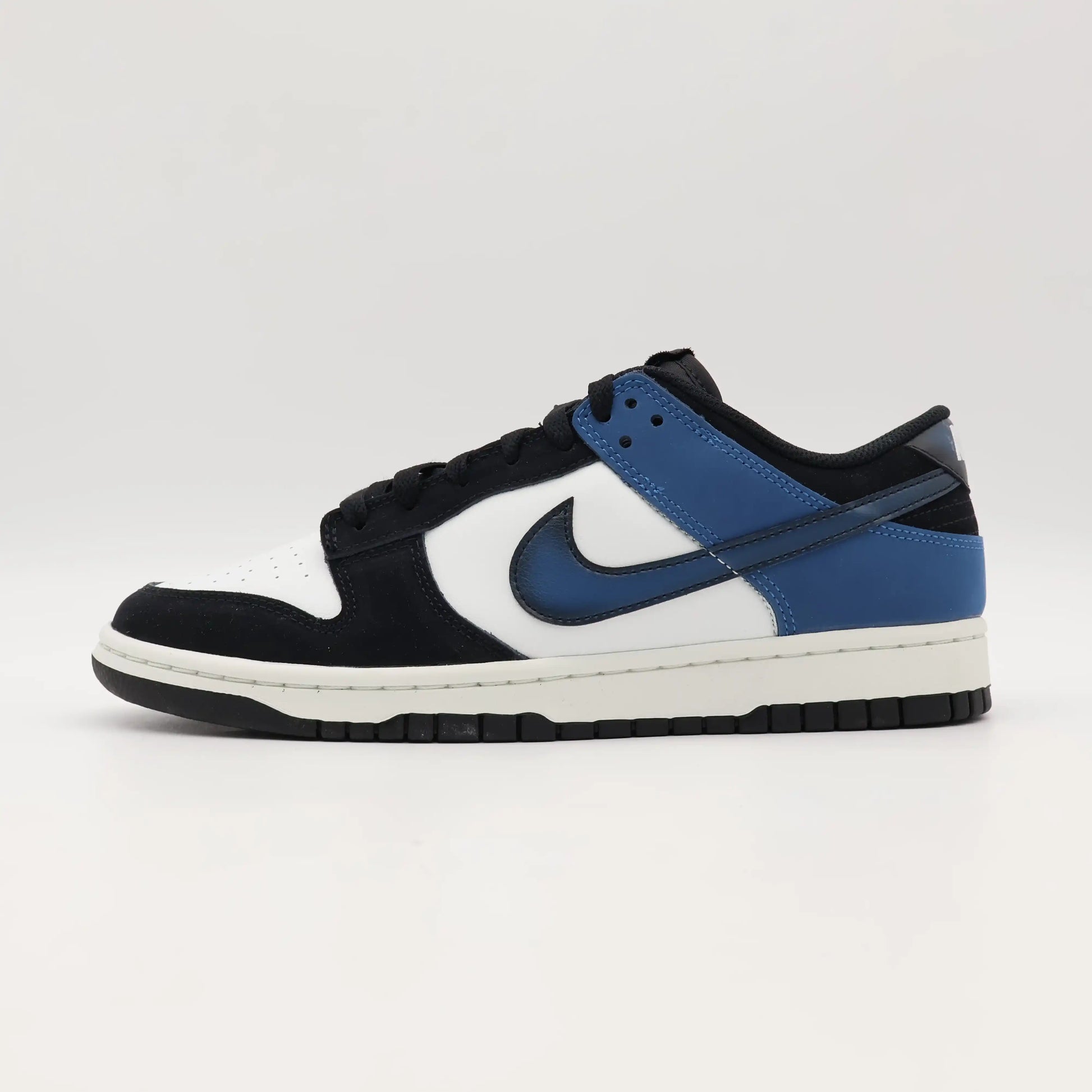 Tenis Nike Dunk Low Industrial Blue Visto de Lado