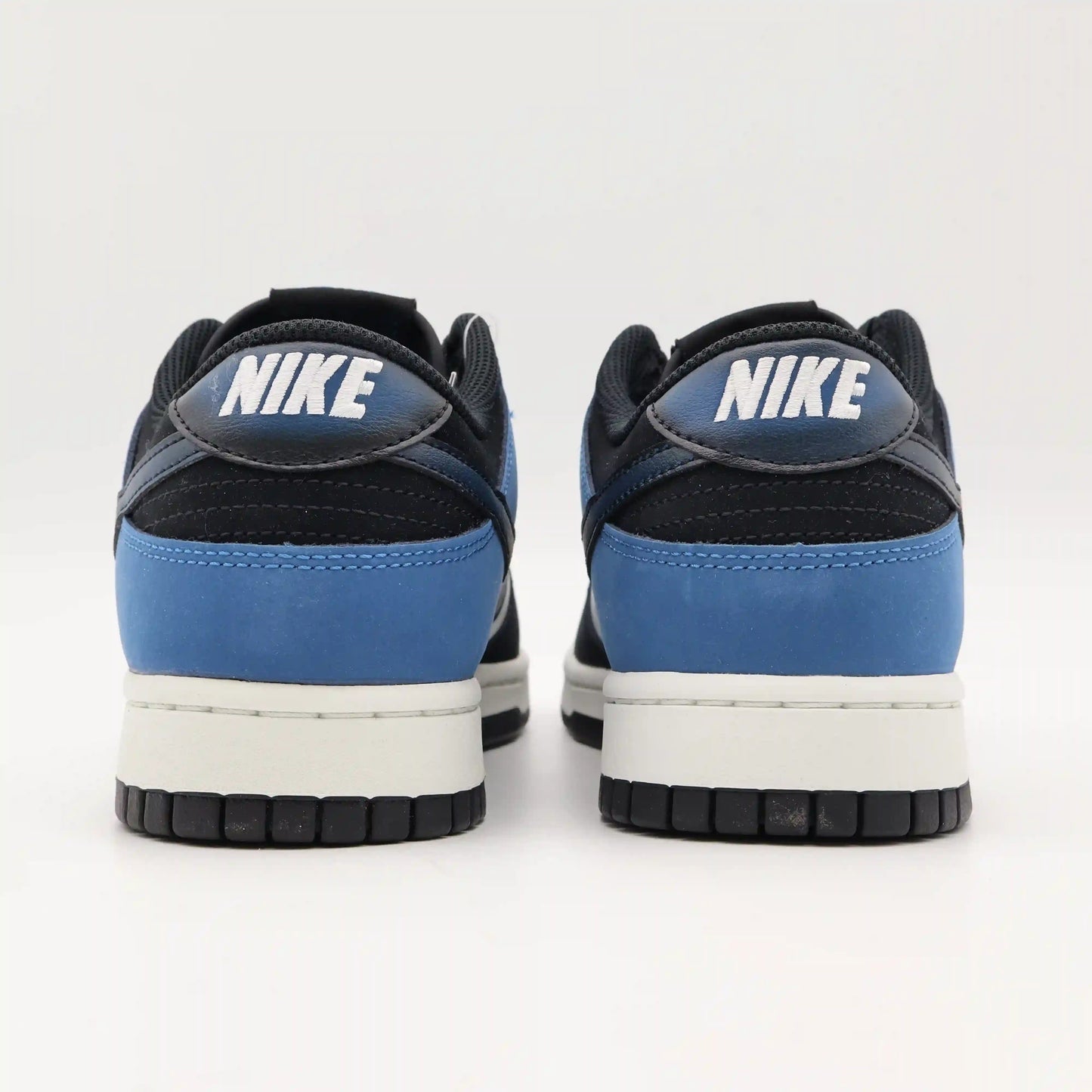 Tenis Nike Dunk Low Industrial Blue Parte Traseira
