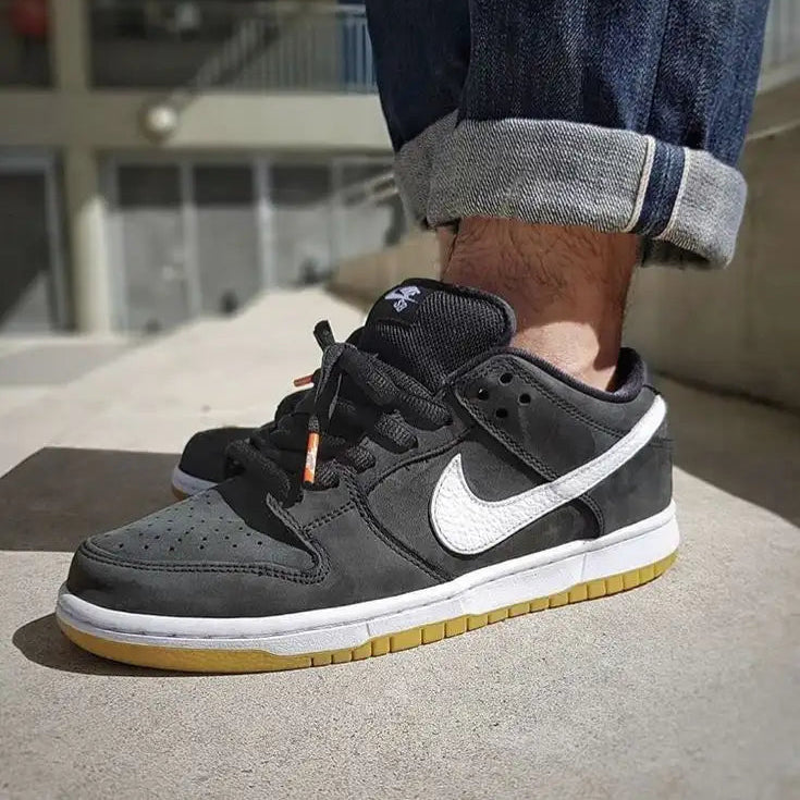 Nike SB Dunk Low Black Gum