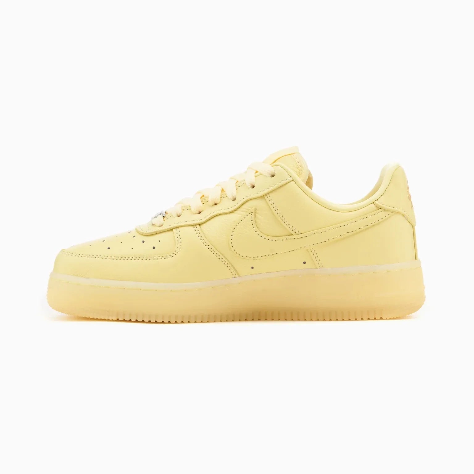Tênis Amarelo Nike Air Force 1 Low x Drake Nocta Citron Tint Parte Lateral Esquerda