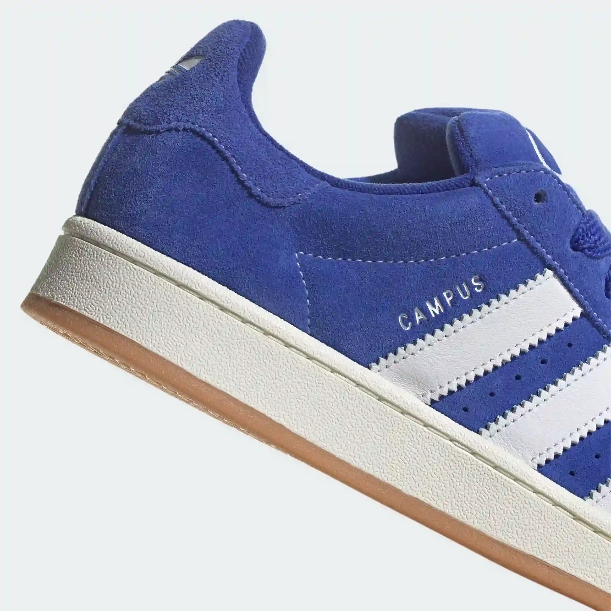 Tênis Azul Adidas Campus 00s Semi Lucid Blue Parte Traseira em Detalhes