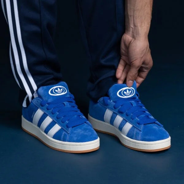 Tênis Azul Adidas Campus 00s Semi Lucid Blue No Pe com Calca Azul