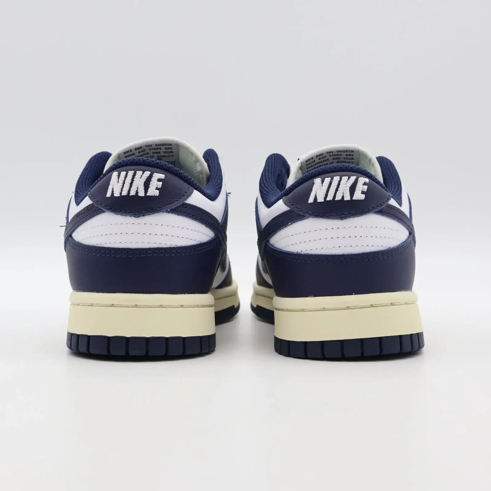Tenis Azul Marinho Dunk Low Vintage Navy Parte Traseira