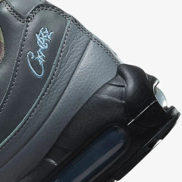 Tênis Preto com Azul Nike Air Max 95 Aegean Storm Parte Traseira em Detalhes