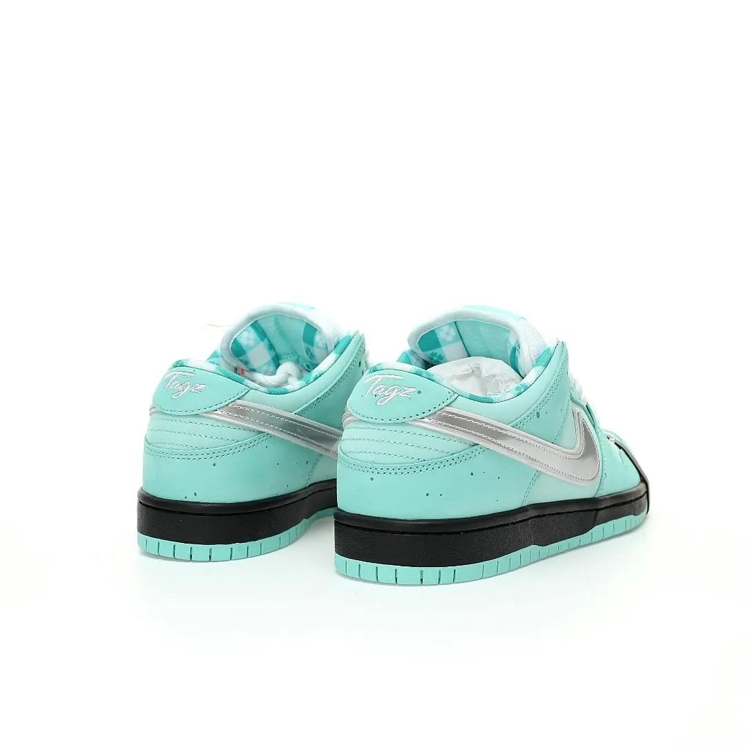 Tênis Nike Azul Concepts x Nike Dunk SB Low Tiffany Lobster Vista Traseira em Detalhes