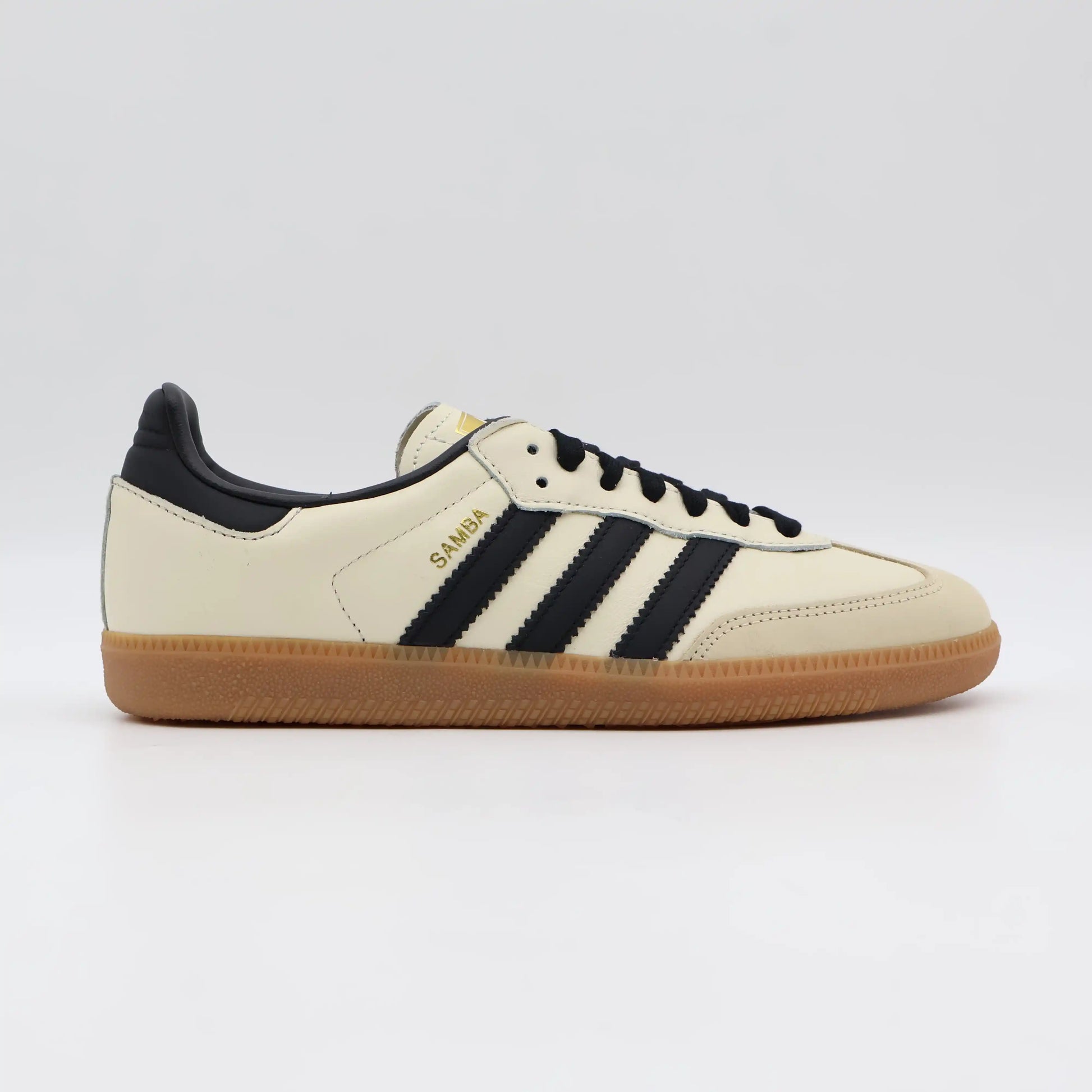 Tênis Bege Adidas Samba Cream White Parte Lateral Direita