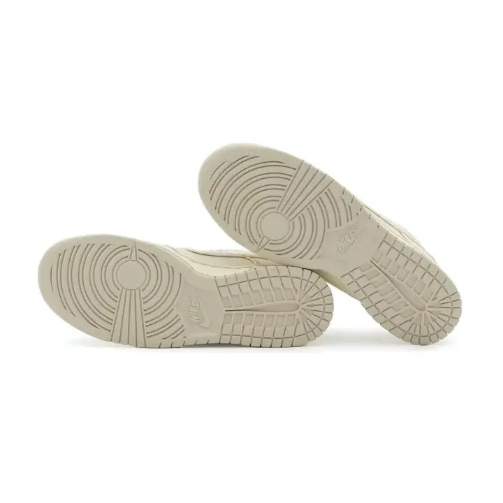Tênis Nike Bege Dunk Sashiko Vista do Solado Branco