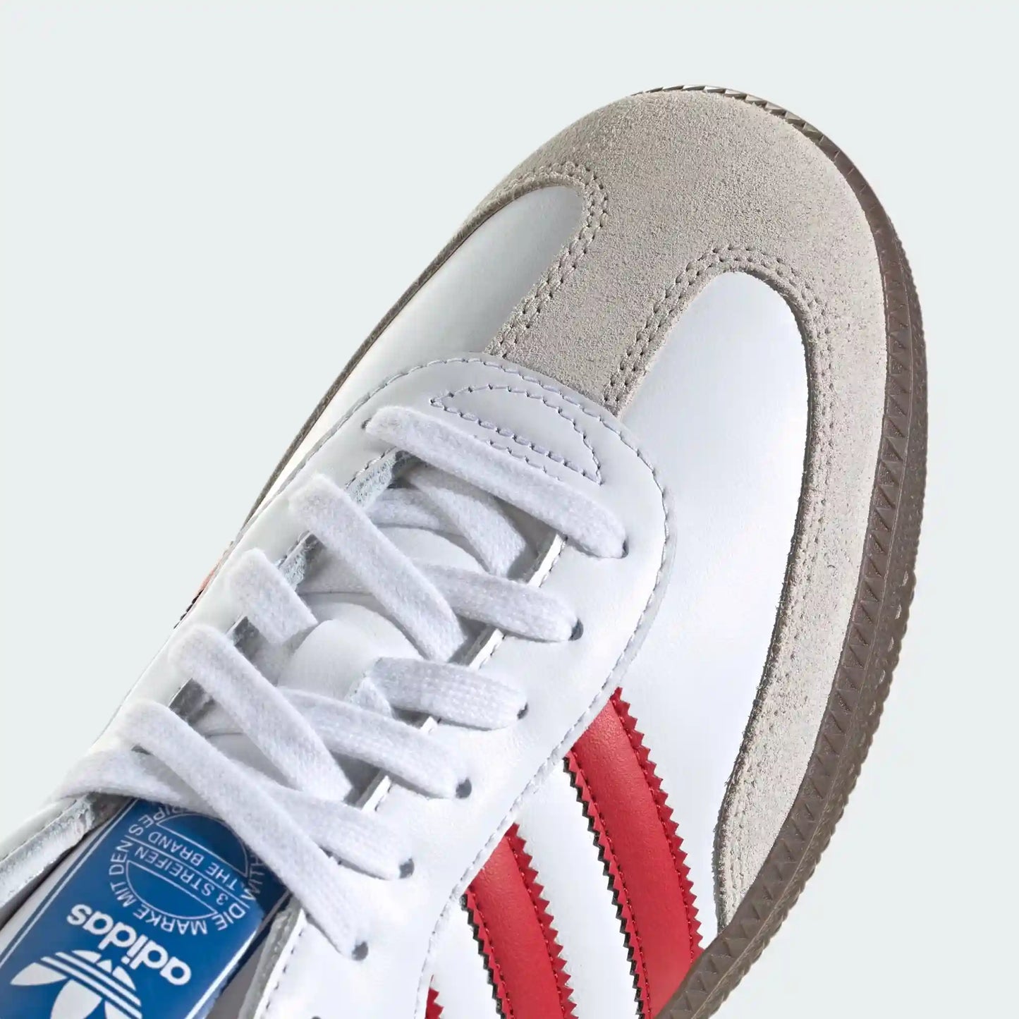 Tênis Branco com Vermelho Adidas Samba White Scarlet Parte Frontal em Detalhes