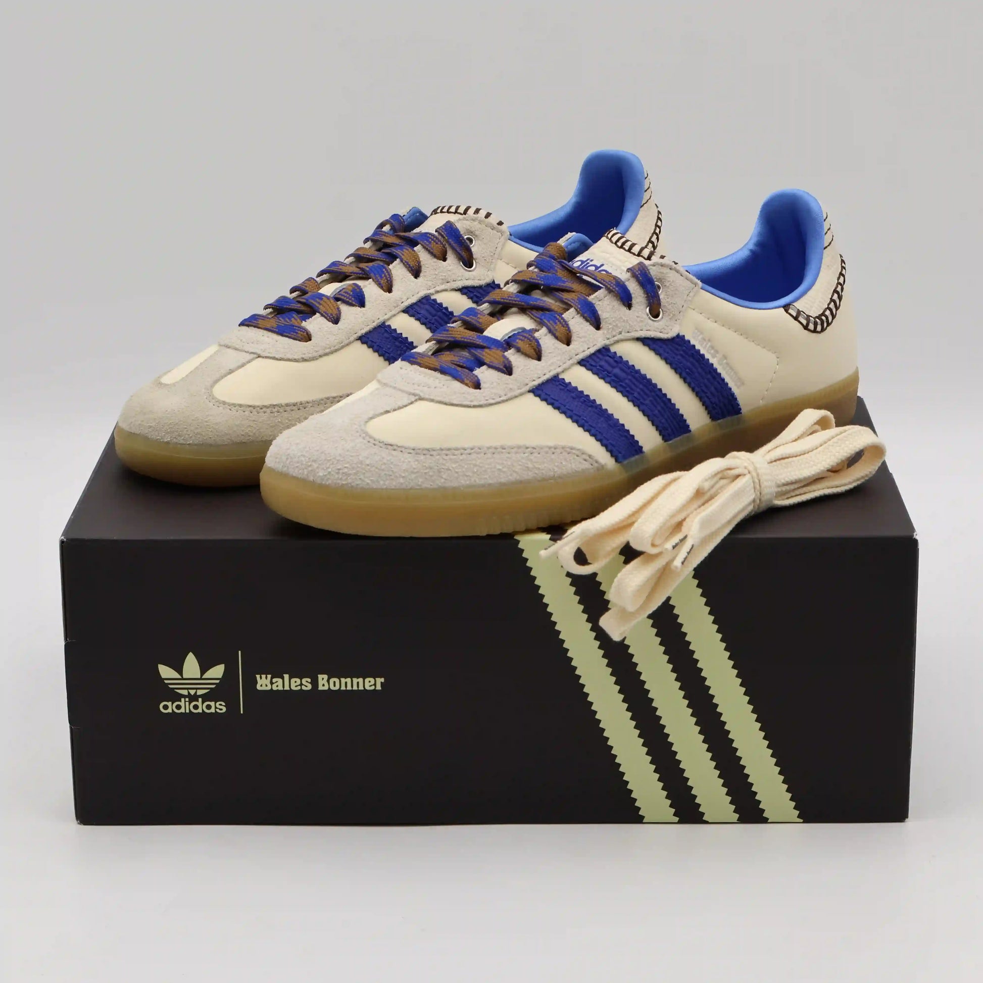 Adidas Samba x Wales Bonner Wonder Clay Royal Blue Par em Cima da Caixa