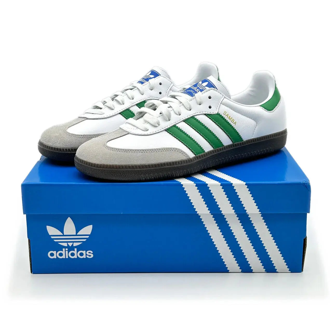 Tênis Branco com Verde Adidas Samba White Green Par em Cima da Caixa