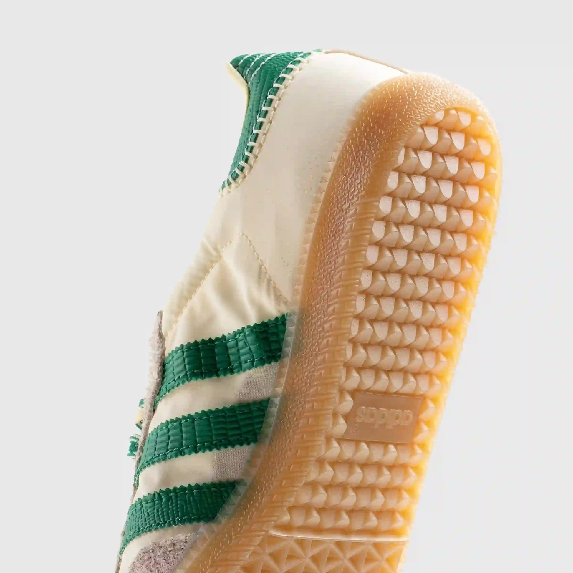 Adidas Samba x Wales Bonner Cream White Bold Green Parte Traseira em Detalhes
