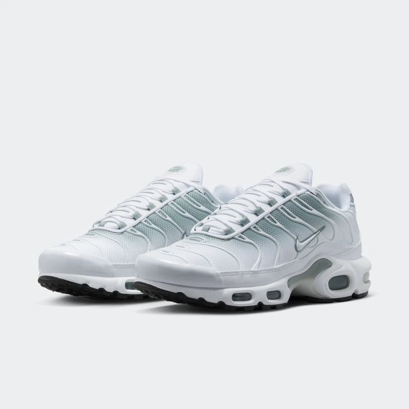 Tênis Branco com Verde Nike Air Max TN Plus White Mica Green Par Visto de Frente