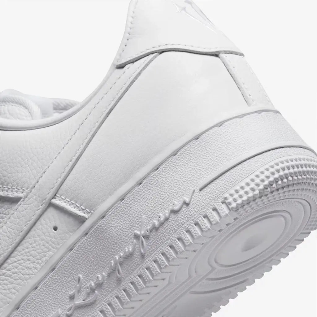  Nike Air Force 1 Low X Drake Nocta Parte Traseira em Detalhes