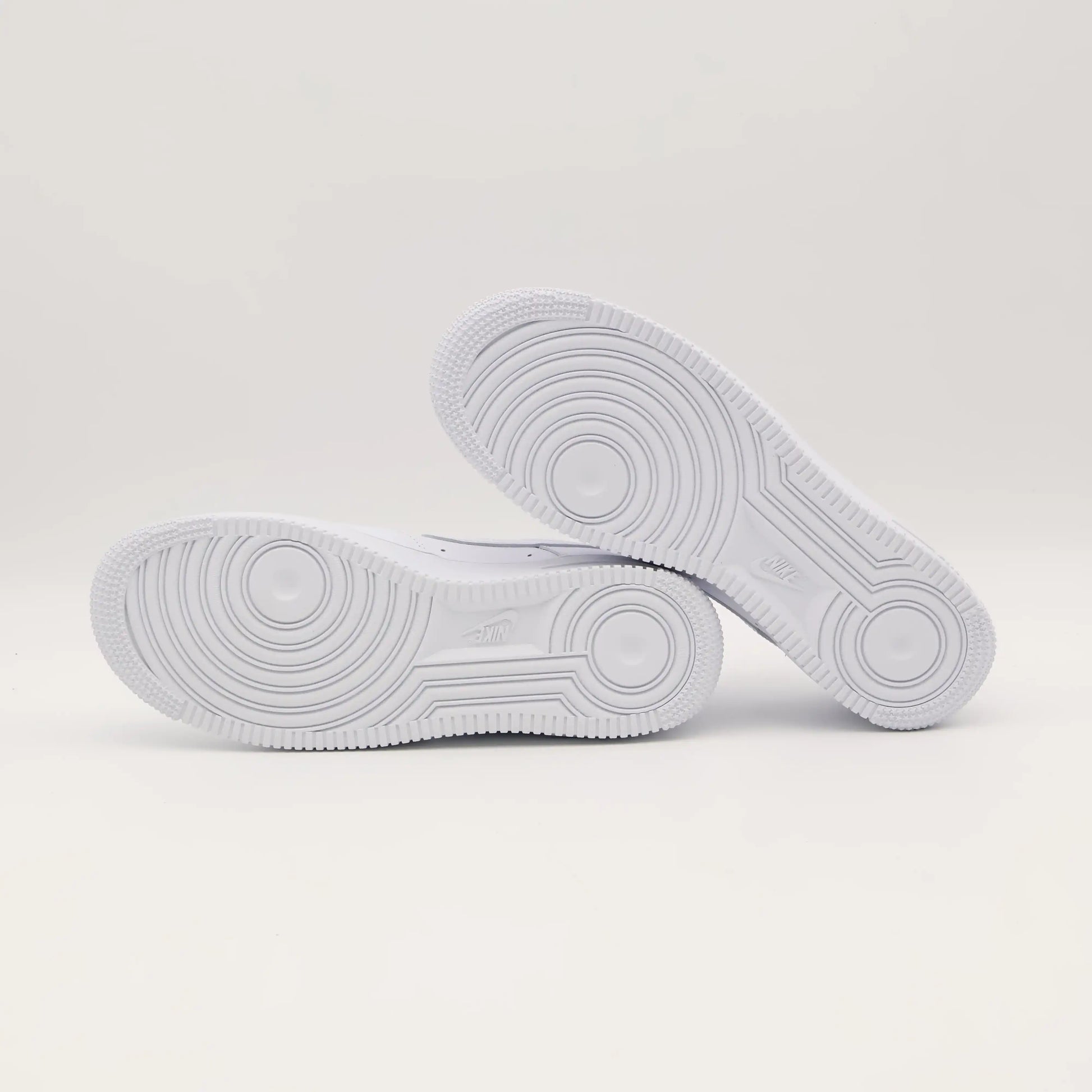 Tênis Branco Nike Air Force 1 Supreme White Parte do Solado Branco