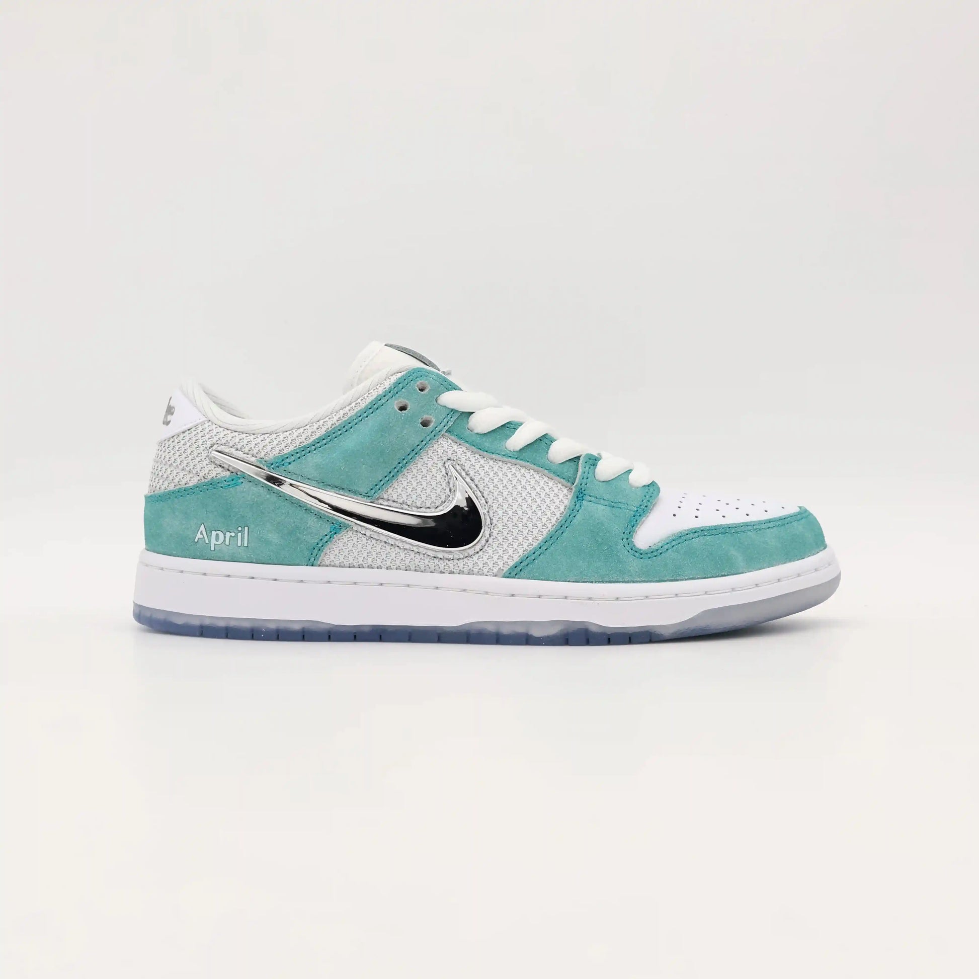Tênis Azul Nike Dunk Low April Skateboards Visto pelo Lado Interno