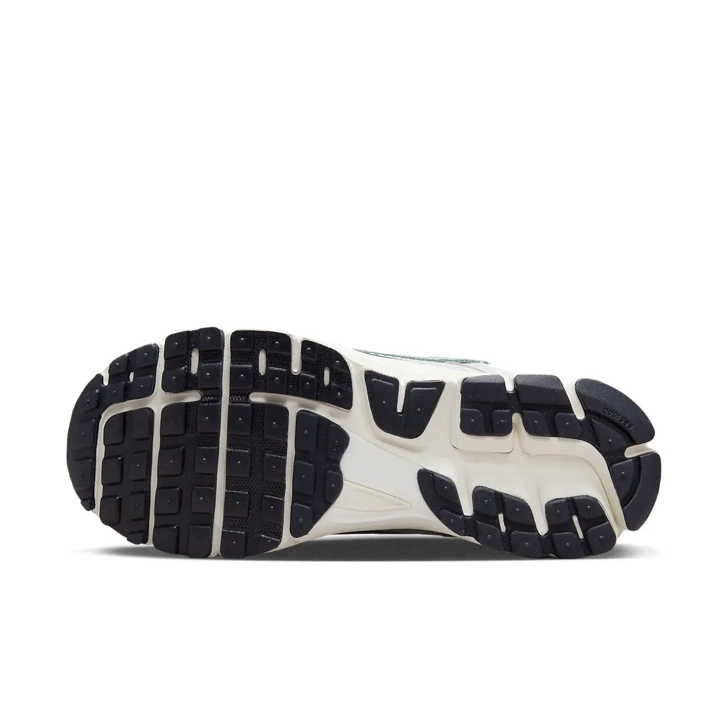 Tênis Branco com Metalico Nike Zoom Vomero 5 Photon Dust Metallic Silver Parte do Solado Preto
