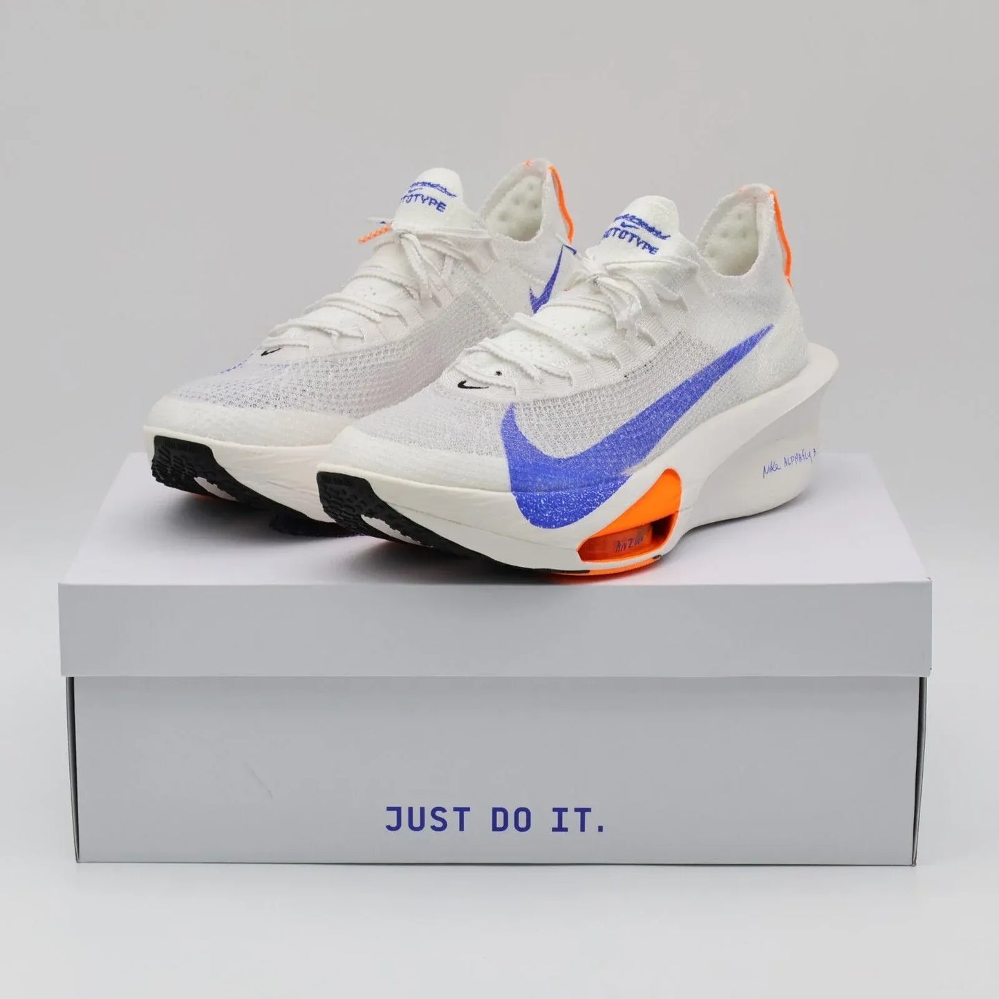 Tênis de Corrida Nike Air Zoom Alphafly 3 Blueprint Pack Par Visto em Cima da Caixa