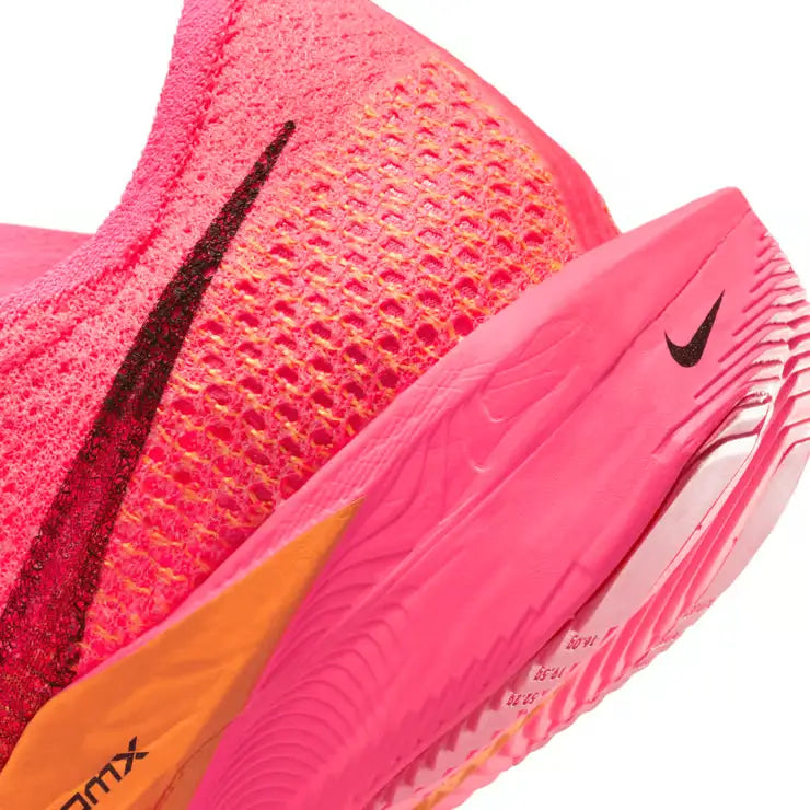 Nike Air Zoom Vaporfly 3 Hyper Pink Parte Traseira em Detalhes