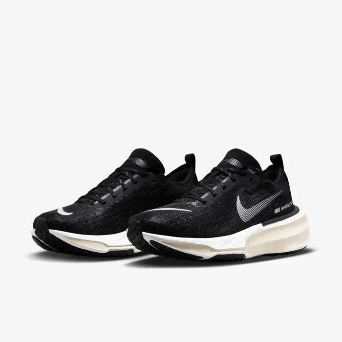 Tênis de Corrida Preto Nike Invincible Run 3 Black White Par Visto de Frente