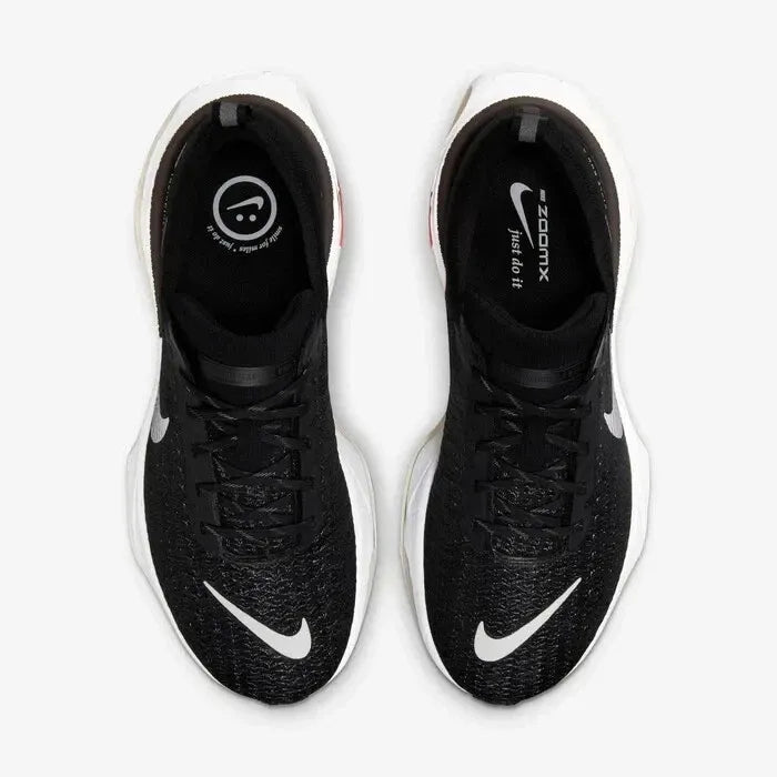 Tênis de Corrida Preto Nike Invincible Run 3 Black White Par Visto por Cima